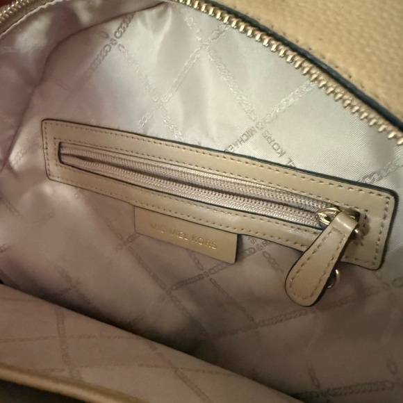 Michael Kors Beige Shoulder Bag - Picture 1 of 6